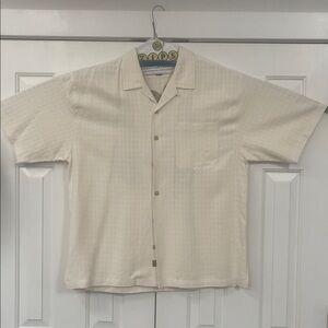 Mullet, hip, cool as…Tommy Bahama Cream Island Motif Shirt. 100% silk, like new